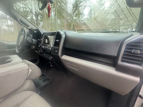 Used 2018 Ford F150 XLT w/ Equipment Group 302A Luxury image 10