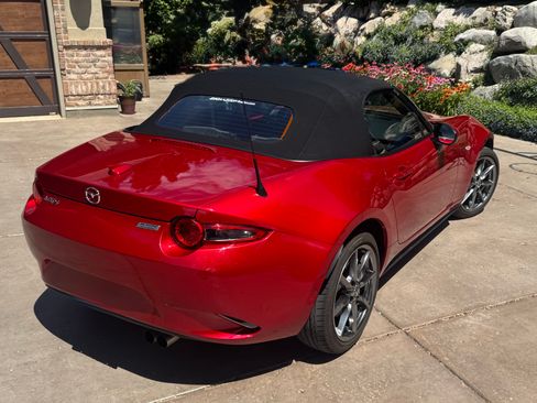Used 2016 MAZDA MX-5 Miata Grand Touring RWD image 5
