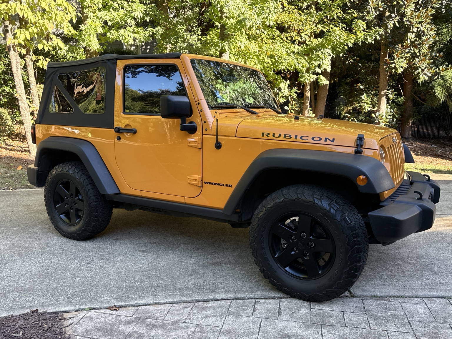 Used 2012 Jeep Wrangler Rubicon w/ Dual Top Group AWD/4WD image 5