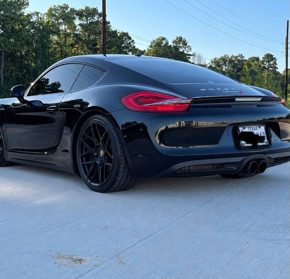 Used 2016 Porsche Cayman RWD image 2