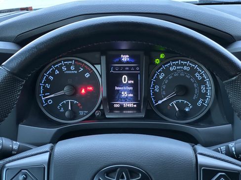 Used 2022 Toyota Tacoma TRD Off-Road image 24