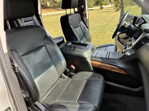 Used 2015 Chevrolet Tahoe LTZ AWD/4WD image 12