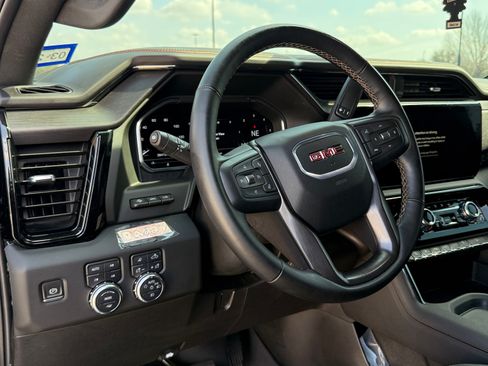 Used 2024 GMC Sierra 2500 AT4 w/ AT4 Premium Plus Package image 6