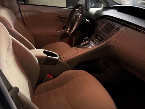 Used 2012 Toyota Prius Two image 11