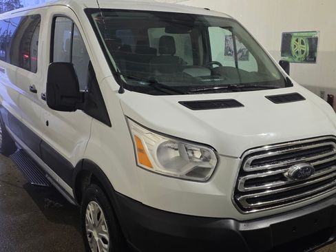 Used 2019 Ford Transit 350 XLT image 14