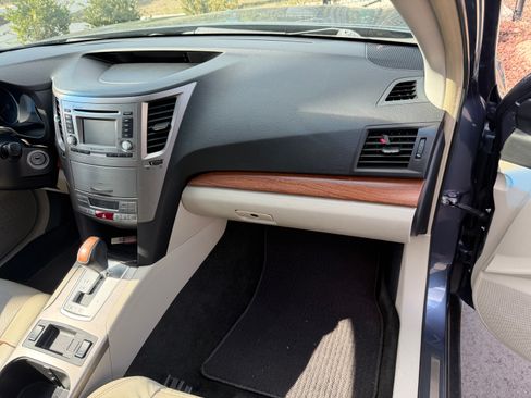 Used 2013 Subaru Outback 2.5i Limited w/ Moonroof Pkg image 9