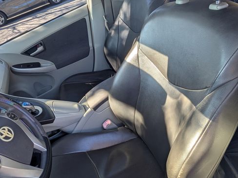 Used 2010 Toyota Prius Three image 5