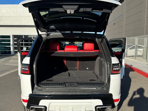 Used 2021 Land Rover Range Rover Sport HST image 8