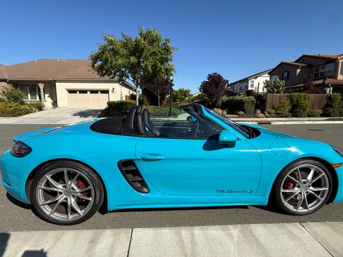 Used 2017 Porsche 718 Boxster S RWD image 8