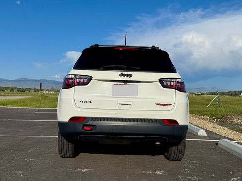Used 2019 Jeep Compass Trailhawk AWD/4WD image 6