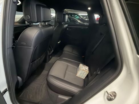 Used 2022 Porsche Macan AWD/4WD image 12
