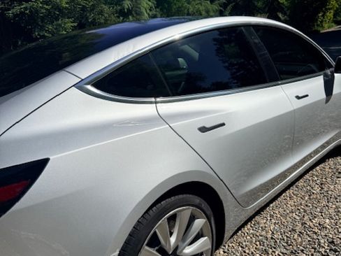 Used 2018 Tesla Model 3 Long Range image 5