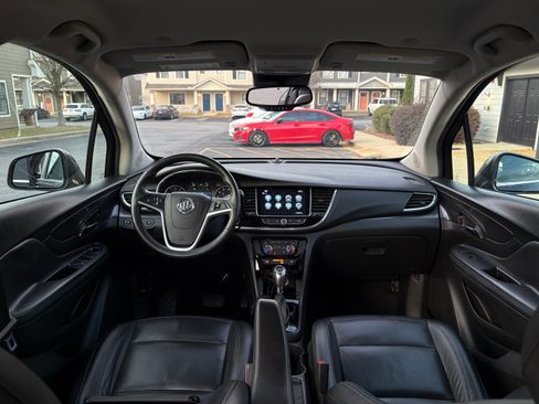 Used 2020 Buick Encore Essence image 22