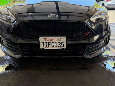 Used 2016 Ford Focus ST w/ Equipment Group 402A FWD image 1