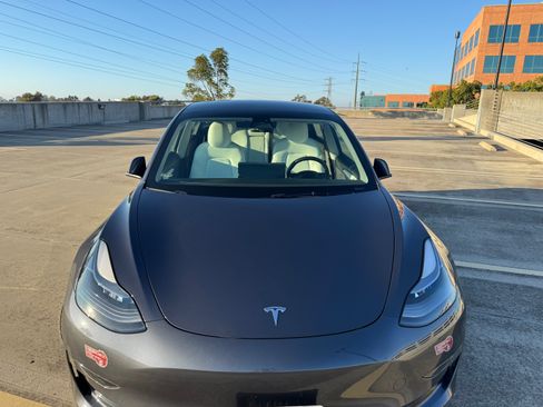 Used 2023 Tesla Model 3 Standard Range image 13