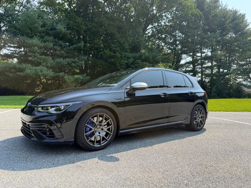 Used 2024 Volkswagen Golf R AWD/4WD image 1