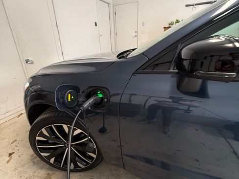 Used 2026 Volvo XC60 T8 Ultra w/ Protection Package Premier image 15