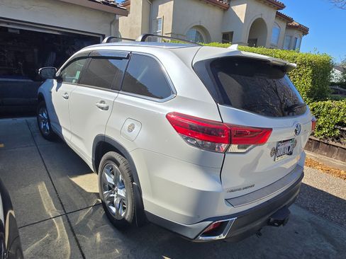 Used 2018 Toyota Highlander Limited image 4