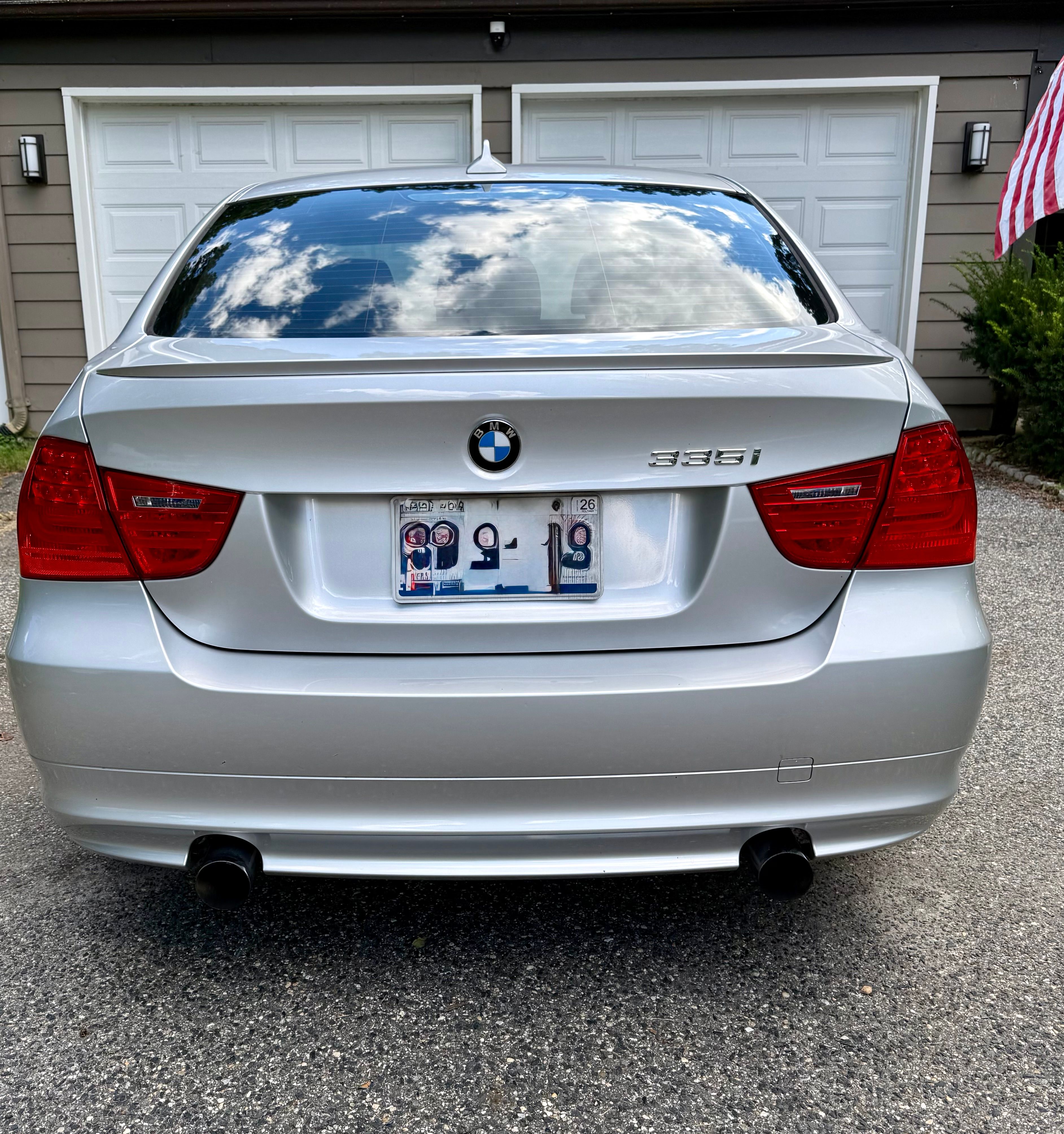 Used 2009 BMW 335i xDrive Sedan AWD/4WD image 2