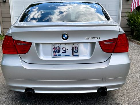 Used 2009 BMW 335i xDrive Sedan AWD/4WD image 2