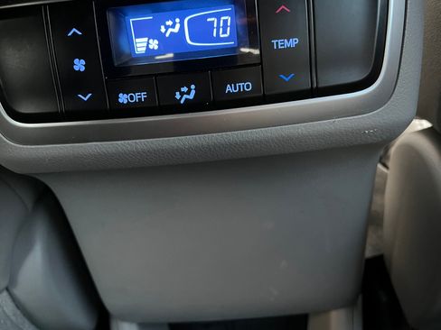 Used 2016 Toyota Highlander XLE image 19