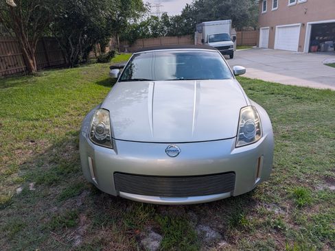 Used 2006 Nissan 350Z Touring RWD image 4