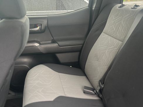 Used 2021 Toyota Tacoma TRD Off-Road w/ Technology Package image 4