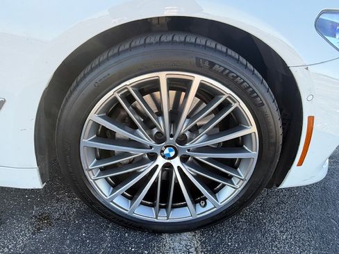 Used 2019 BMW 530i w/ Convenience Package image 21