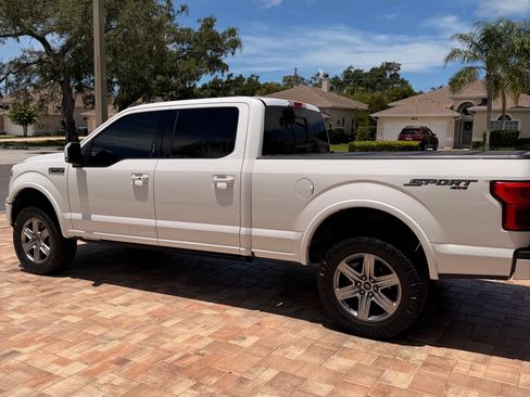 Used 2018 Ford F150 Lariat w/ Equipment Group 502A Luxury AWD/4WD image 6