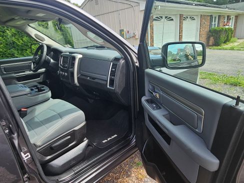 Used 2019 RAM 1500 Classic SLT RWD image 20