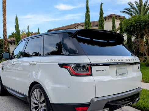 Used 2018 Land Rover Range Rover Sport SE image 10