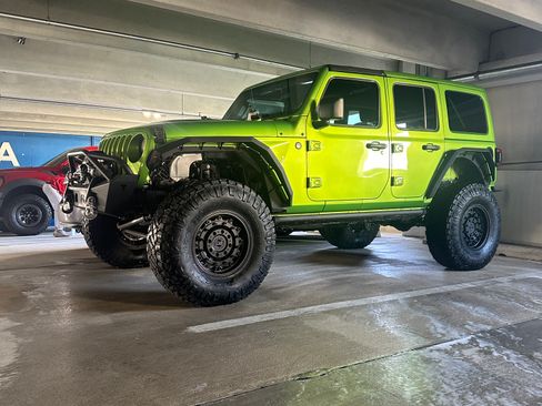 Used 2018 Jeep Wrangler Unlimited Sport image 1
