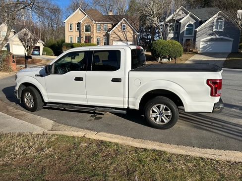Used 2017 Ford F150 XLT image 6