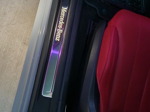 Used 2025 Mercedes-Benz CLE 450 4MATIC Cabriolet image 4