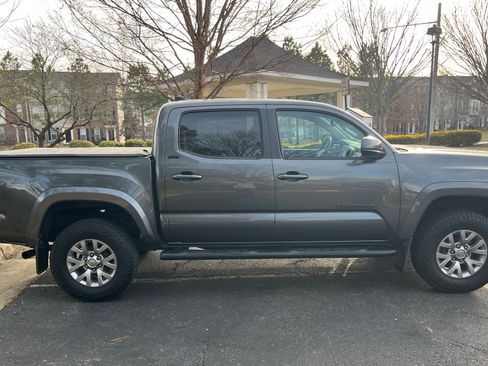 Used 2016 Toyota Tacoma SR5 image 6