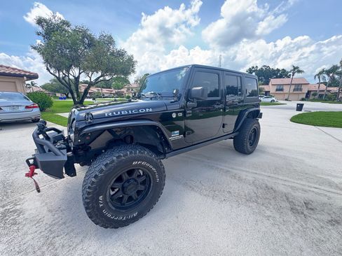 Used 2017 Jeep Wrangler Unlimited Rubicon AWD/4WD image 5