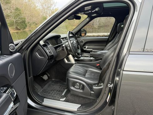 Used 2017 Land Rover Range Rover HSE image 17