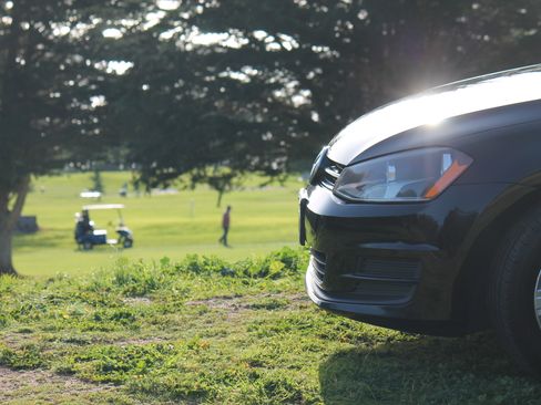 Used 2017 Volkswagen Golf Wolfsburg Edition image 30