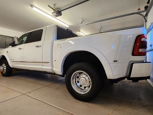 Used 2019 RAM 3500 Limited w/ Max Tow Package image 8