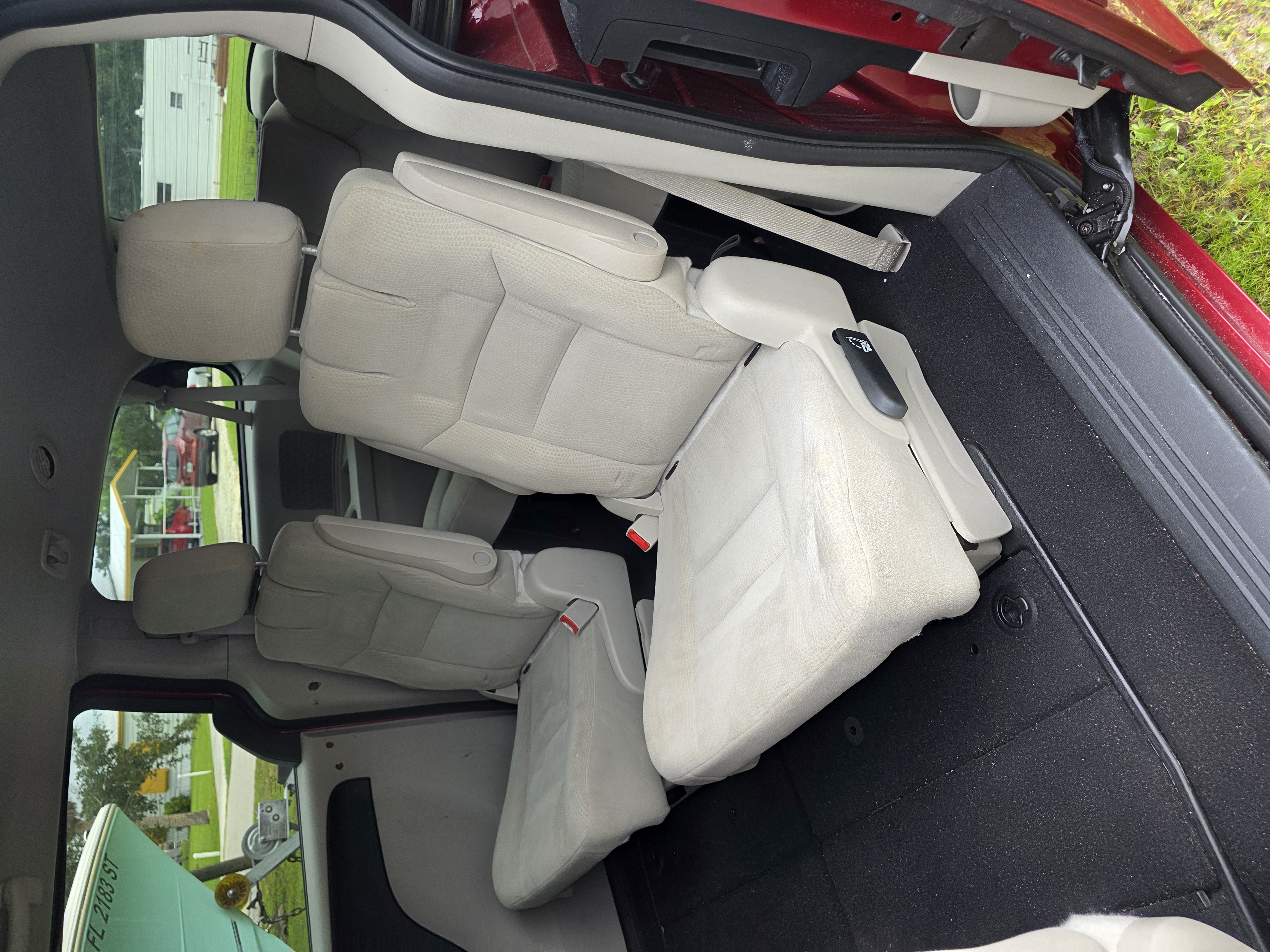 Used 2015 Dodge Grand Caravan SXT FWD image 10