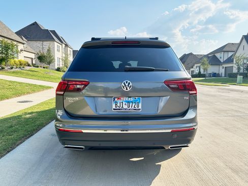 Used 2018 Volkswagen Tiguan SEL Premium image 5