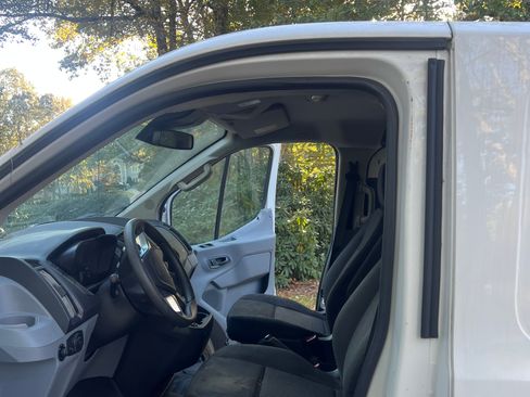 Used 2018 Ford Transit 250 130 Low Roof w/ Exterior Upgrade Package image 6