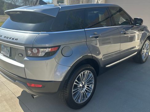 Used 2012 Land Rover Range Rover Evoque Prestige image 6