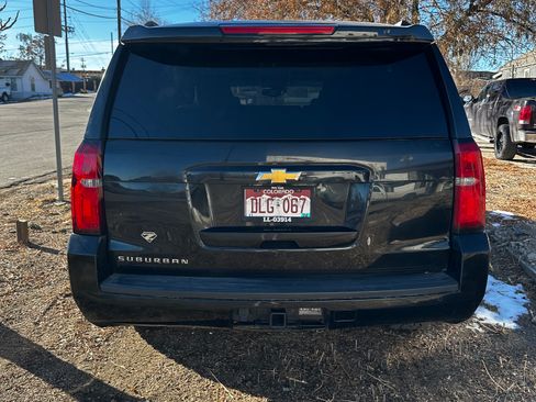 Used 2019 Chevrolet Suburban LT image 5
