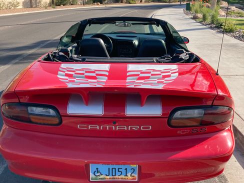 Used 2002 Chevrolet Camaro Z28 w/ SS Performance/Appearance Pkg image 6