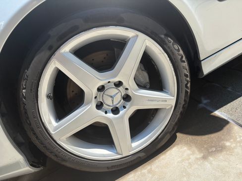 Used 2009 Mercedes-Benz E 350 E 350 Sedan 4D image 10