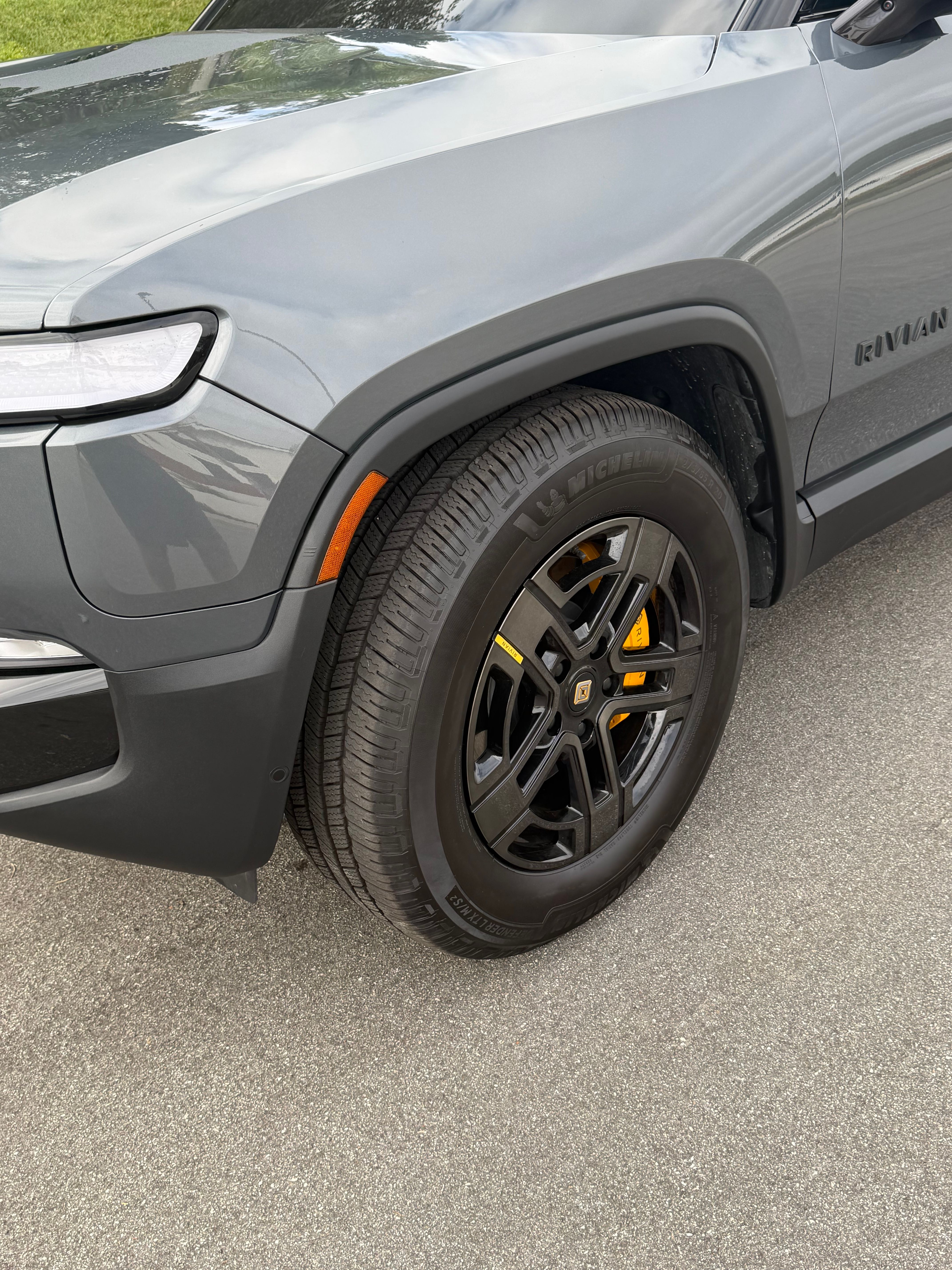 Used 2023 Rivian R1S Adventure Quad AWD/4WD image 16
