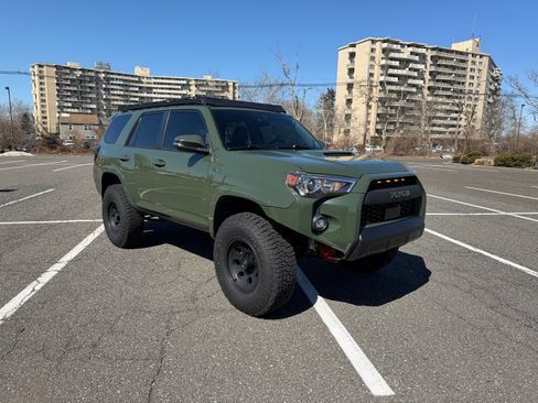 Used 2022 Toyota 4Runner TRD Off-Road Premium image 2
