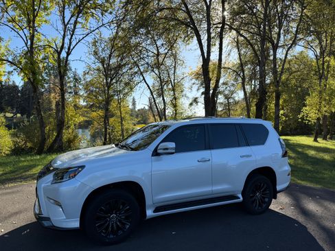 Used 2023 Lexus GX 460 Premium image 2