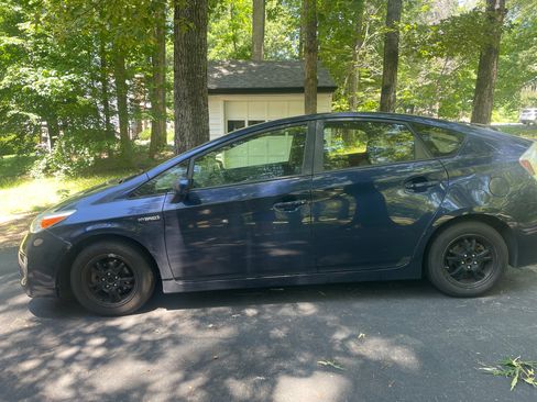 Used 2012 Toyota Prius Two w/ Preferred Accessory Pkg FWD image 4